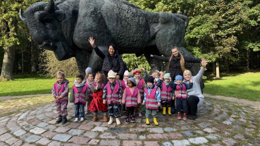 Išvyka į Ąžuolyno parką grupė ,,Boružėlės''
